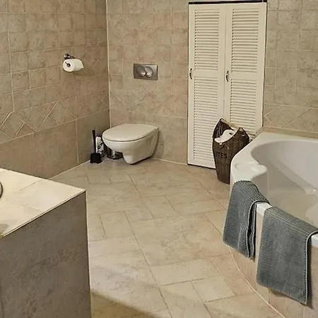 Comfortable With Private Pool Kielno