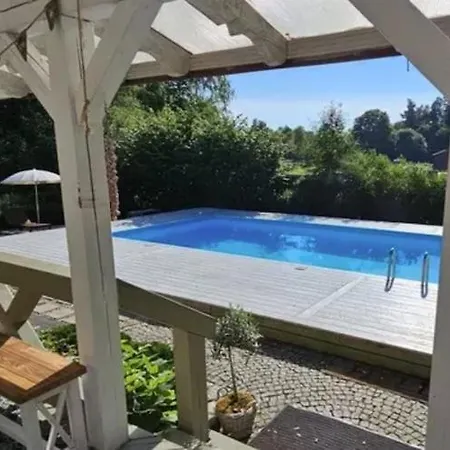 Comfortable With Private Pool *